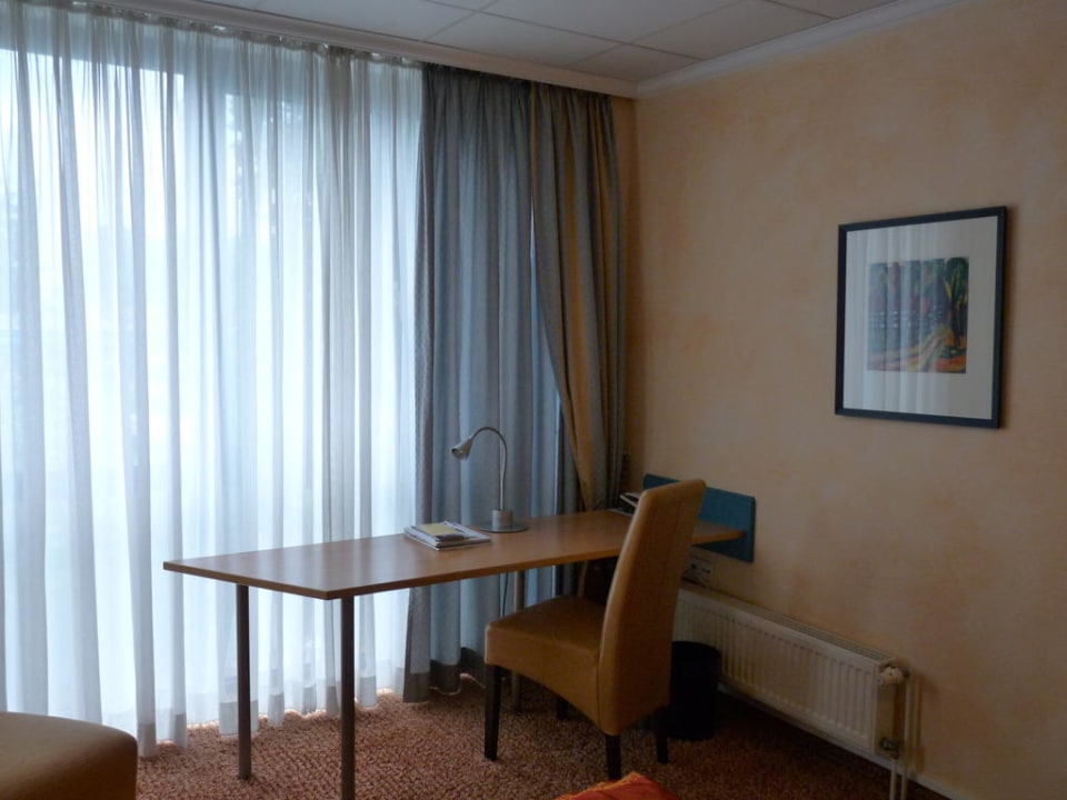 Schreibtisch Am Fenster 2021 Schreibtisch Am Fenster 2021