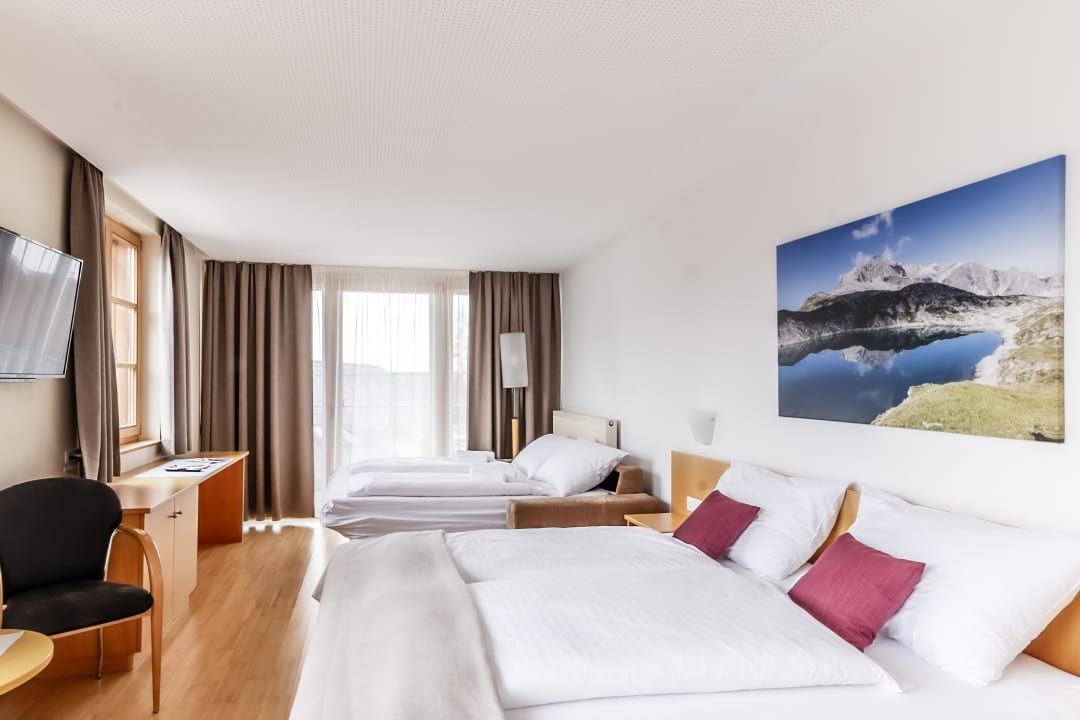 Zimmer Hotel Löwen/ Gaststube Brennar