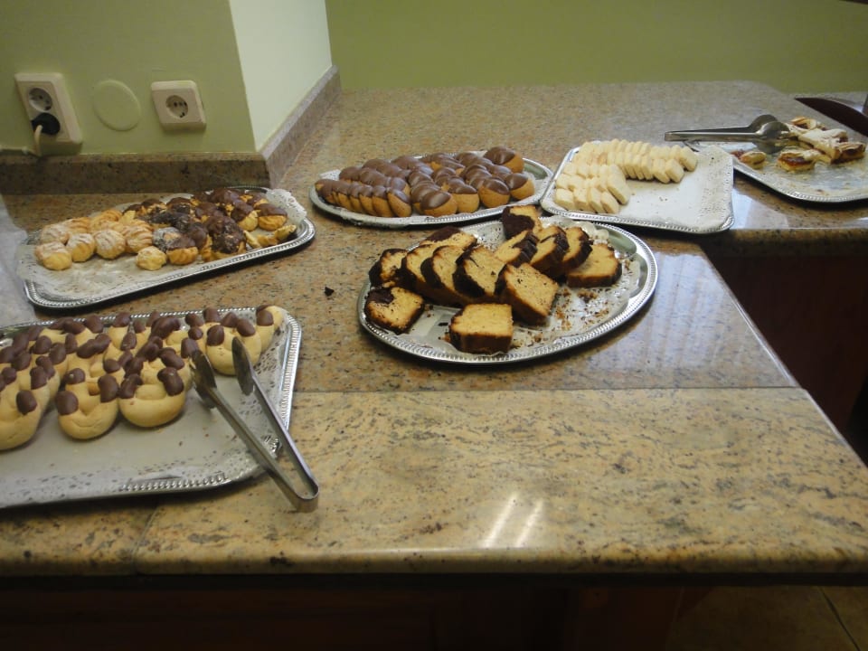 Frühstücksbuffet: Kekse und Kuchen Hotel Erma