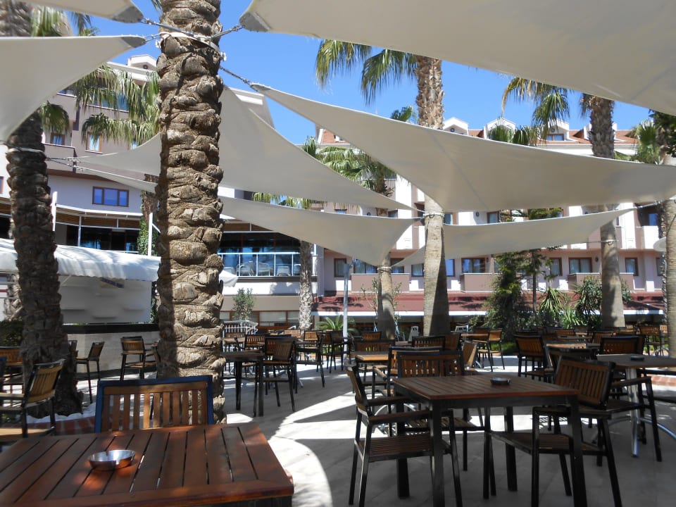 Poolbar neu überdacht Hane Family Resort