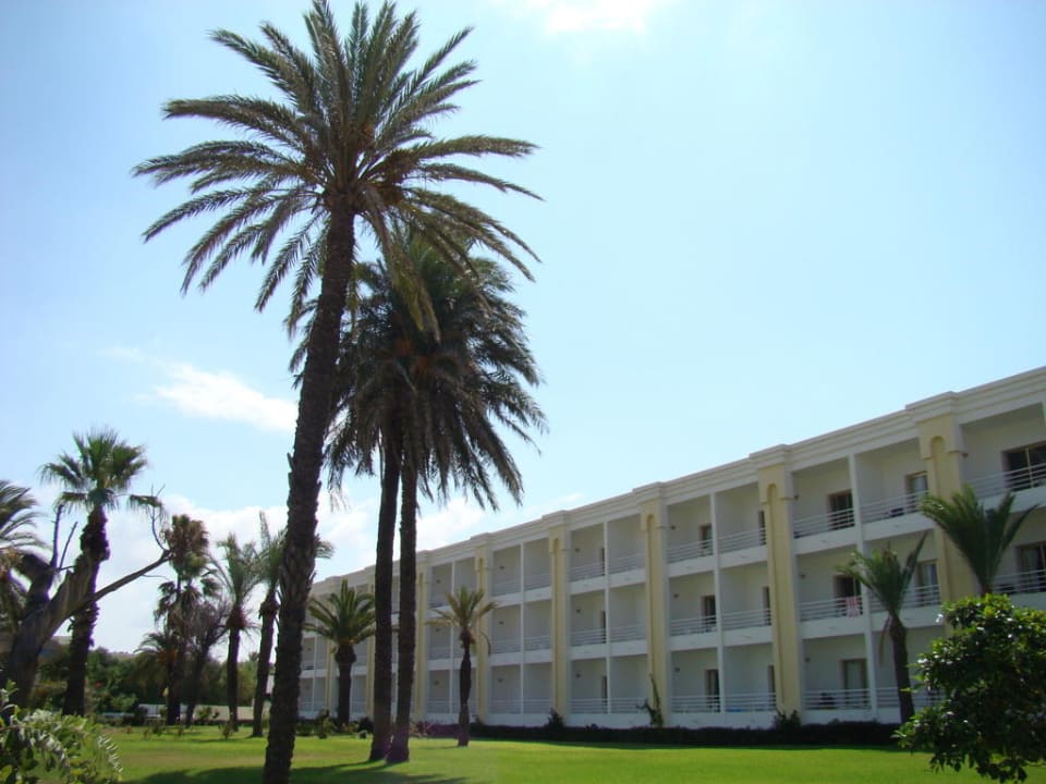 Hotel- budynek główny Ruspina Beach Resort