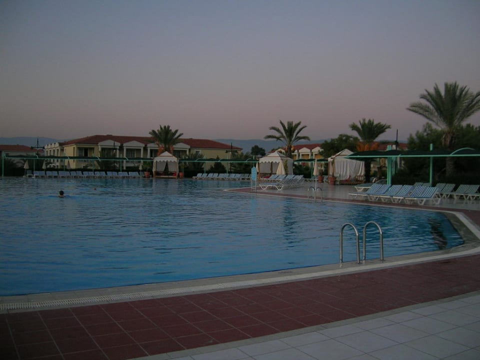 Relax Pool Asteria Family Resort Side