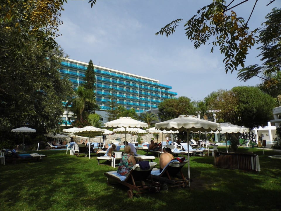 Schwesterhotel Calypso Beach mit Gartenanlage Hotel Calypso Beach