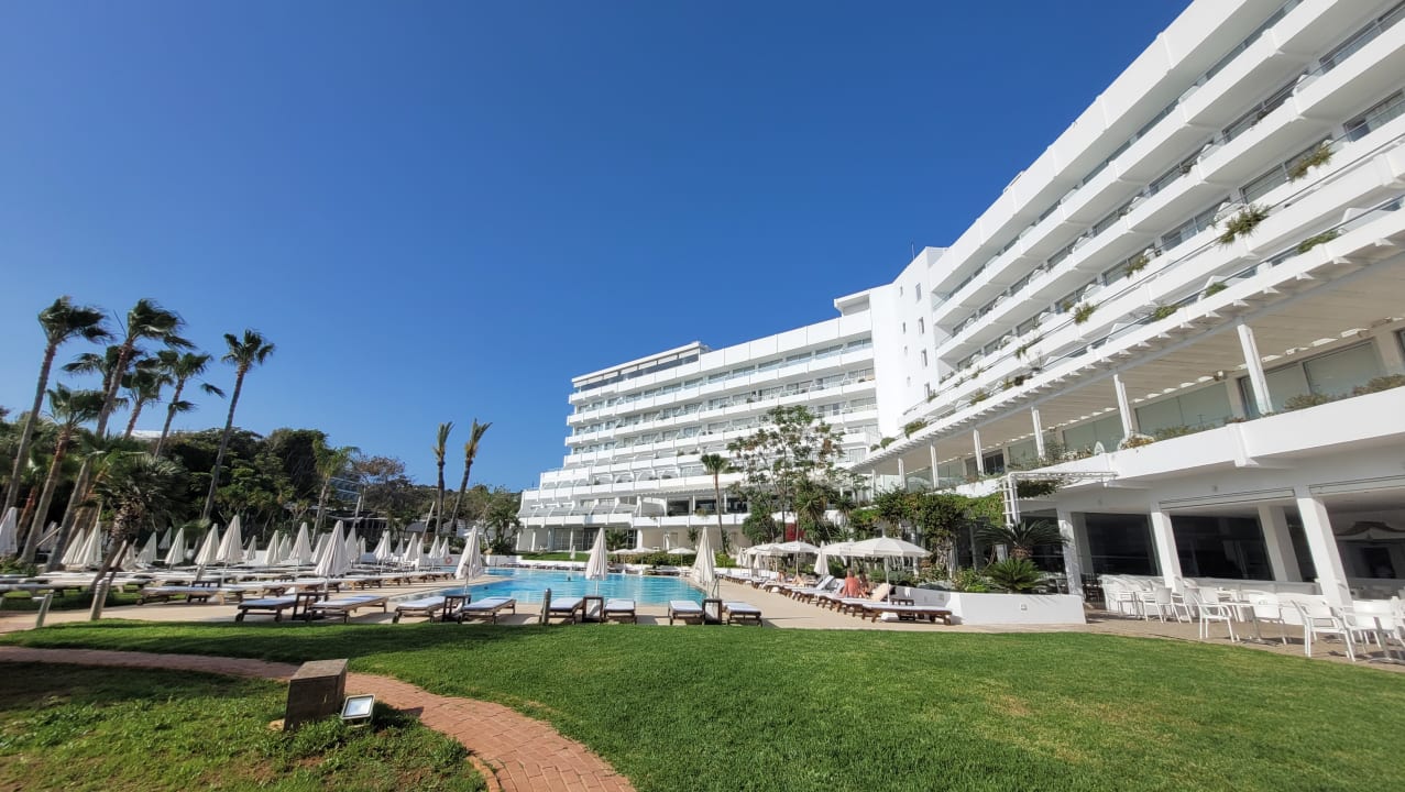 Außenansicht Hotel Grecian Sands