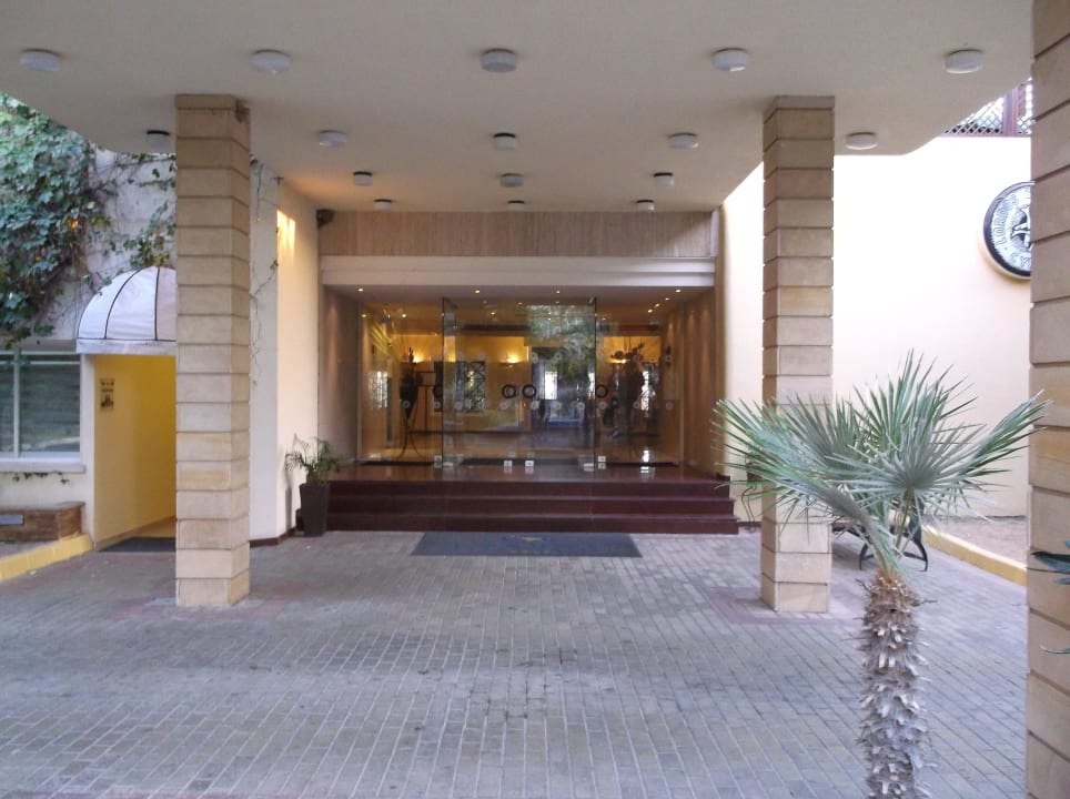 Toller Eingangsbereich Lordos Beach Hotel & Spa