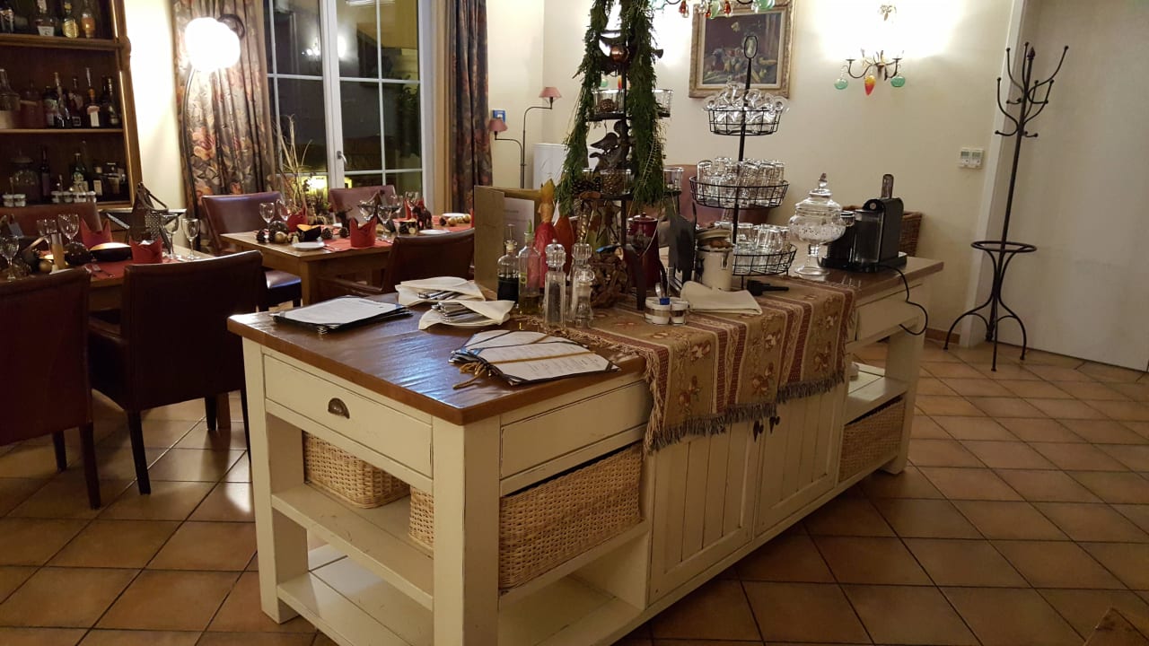 Restaurant und Barbereich Hotel Ampervilla