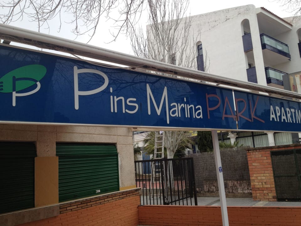 Alles kaputt  Hotel Pins Marina