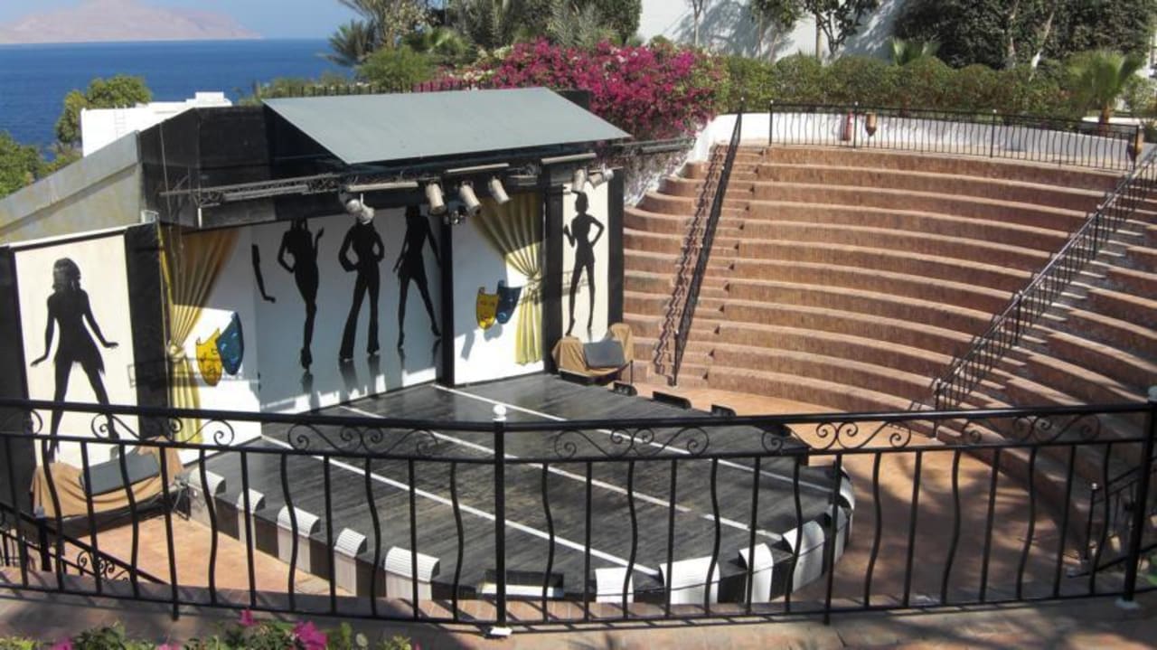 Tolle Aufführungen Sultan Gardens Resort