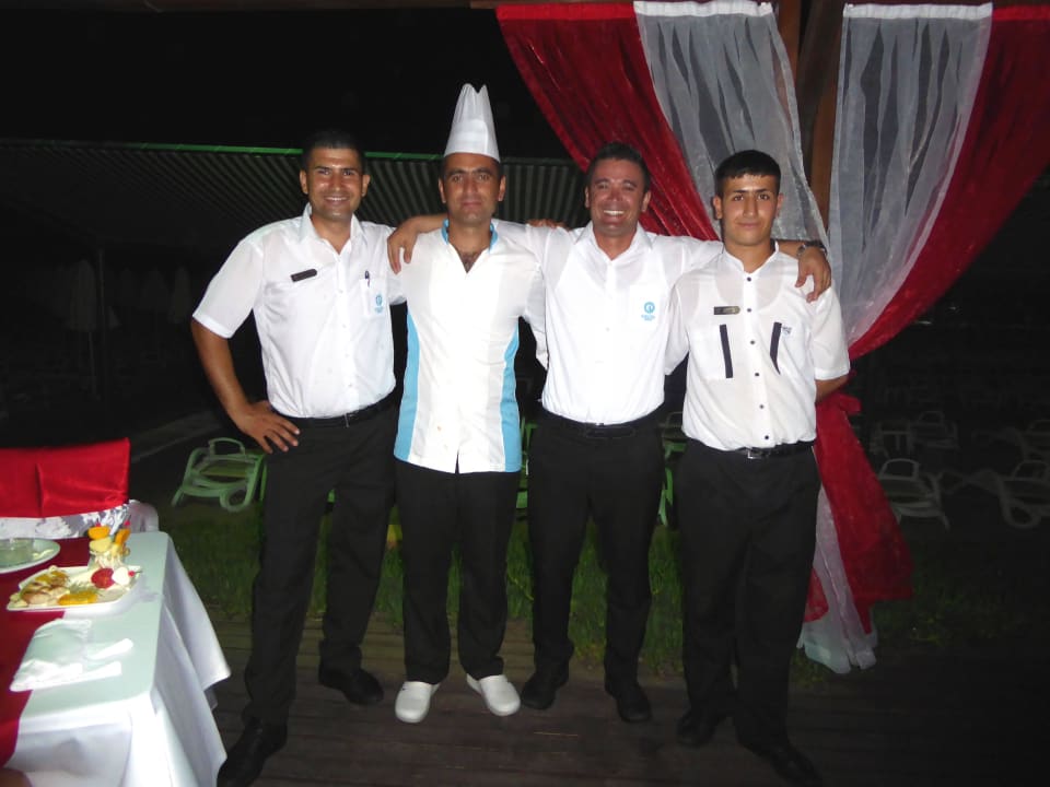 Team in der Strandbar Adalya Ocean Deluxe