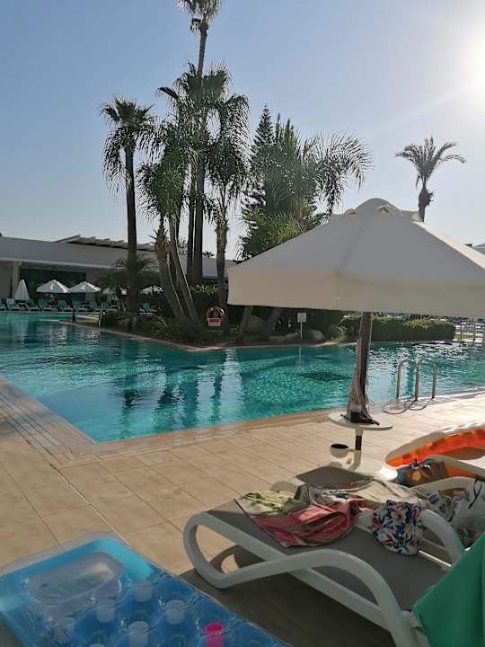 Pool Side Star Elegance