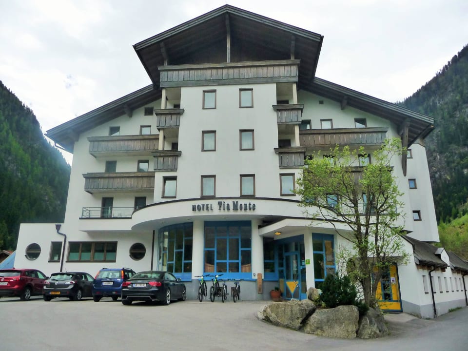 Vor dem Hotel Hotel Tia Monte