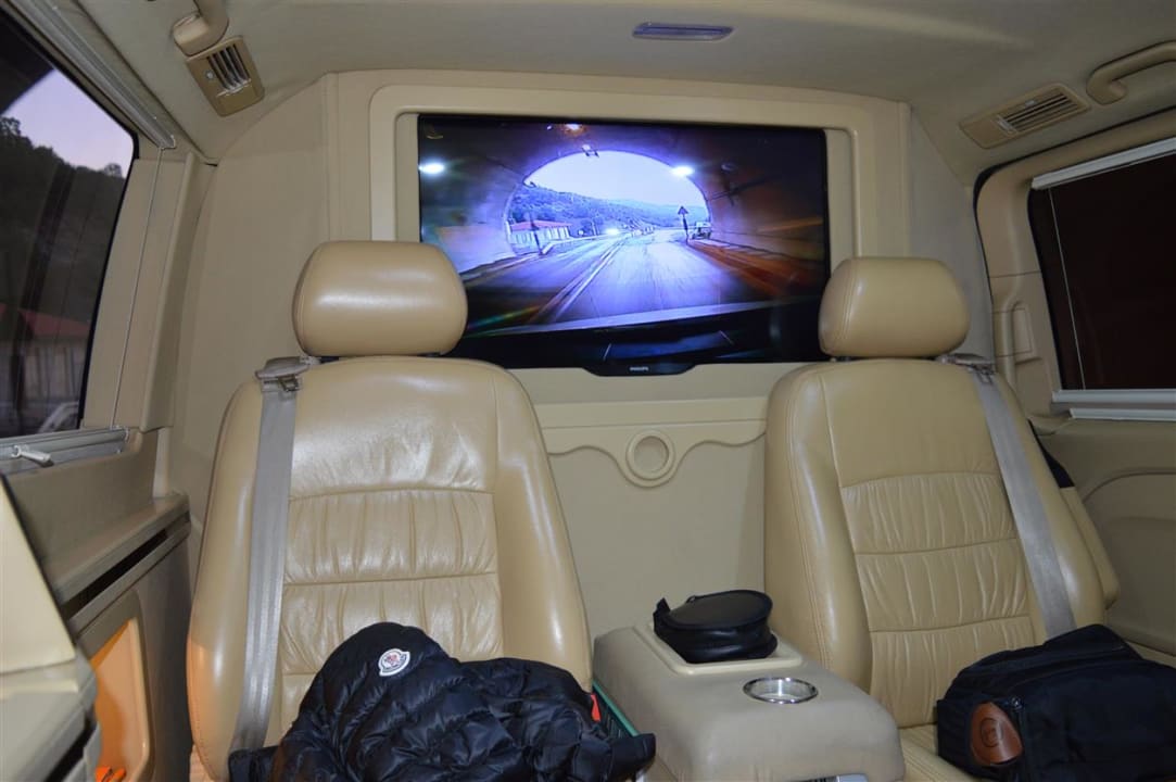 Mercedes Vito Hillside Beach Club