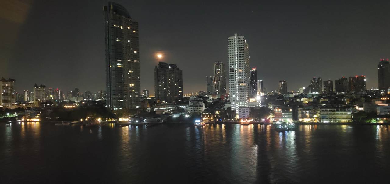 Ausblick Ramada Plaza by Wyndham Bangkok Menam Riverside