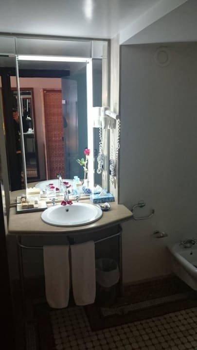 Badezimmer Mövenpick Hotel & Casino Malabata Tanger