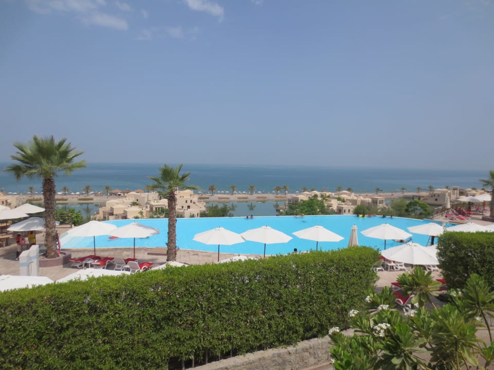 Sunset Pool The Cove Rotana Resort