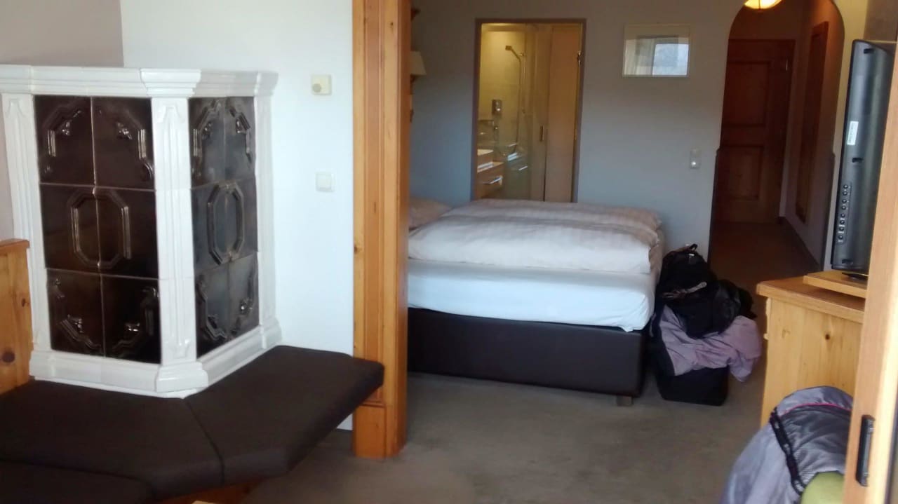 Blick vom Balkon ins Zimmer Wohlfühlresort Peternhof