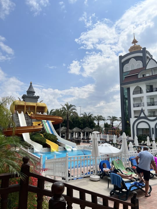 Sport & Freizeit Well Palace Side