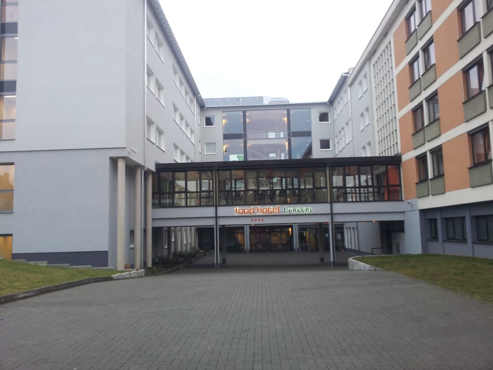 Eingang Hotel ,Ausgang Parkplatz Food Hotel