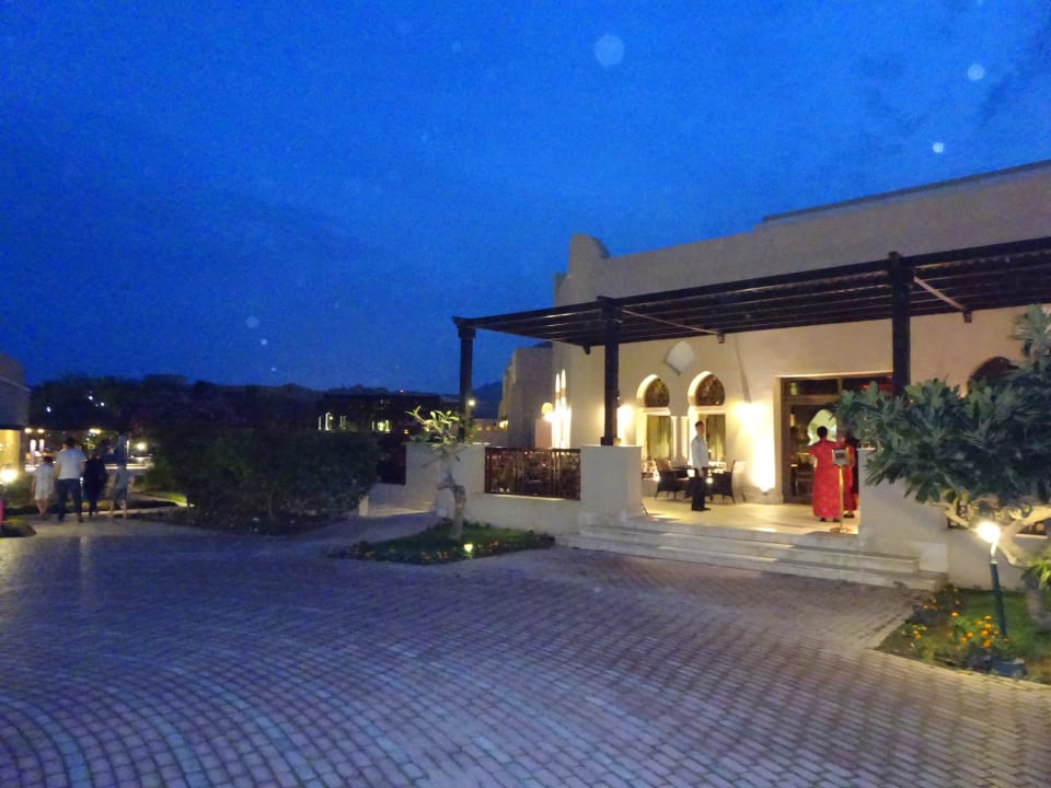 Restaurant Miramar Al Aqah Beach Resort