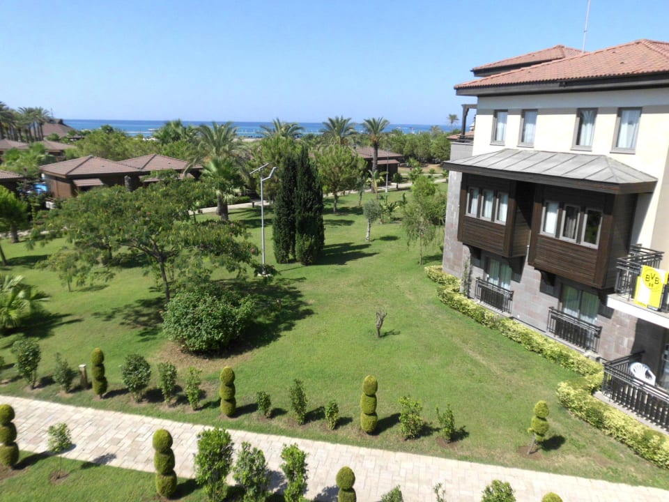 Toller Ausblick auf Palmen, Meer und Gartenanlage Calimera Serra Palace