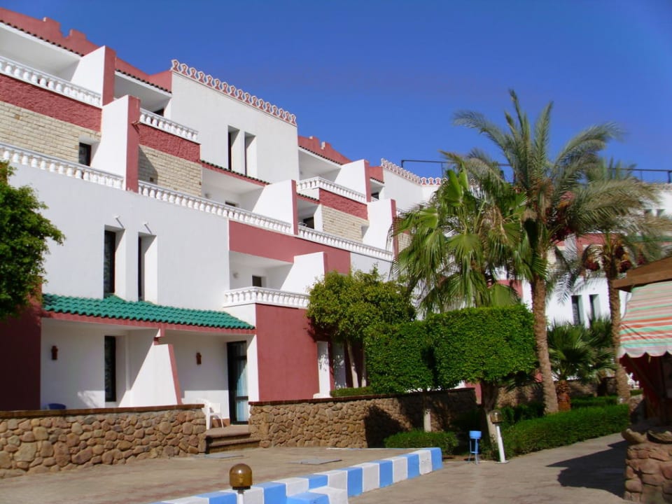 Haupthaus vom Pool Albatros Sharm Resort