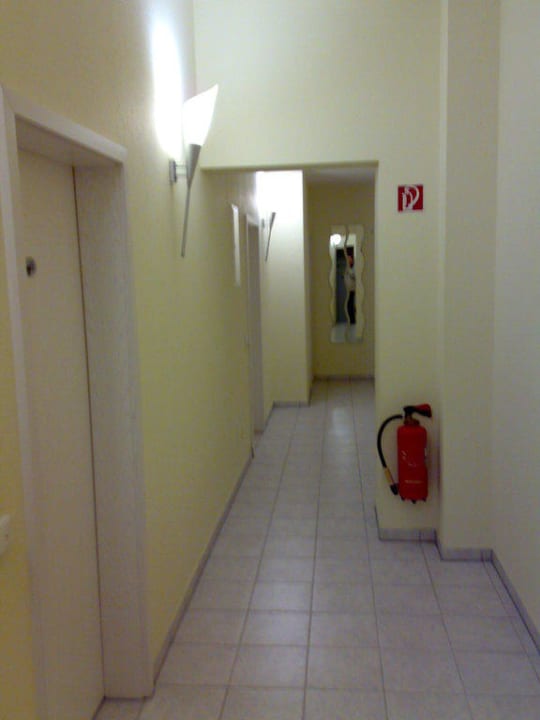 Flur zu den Zimmern im Nebengebäude Hotel Klemm