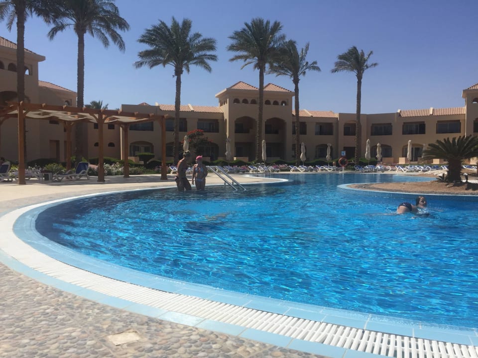 Pool mit Ausblick Cleopatra Luxury Resort Makadi Bay