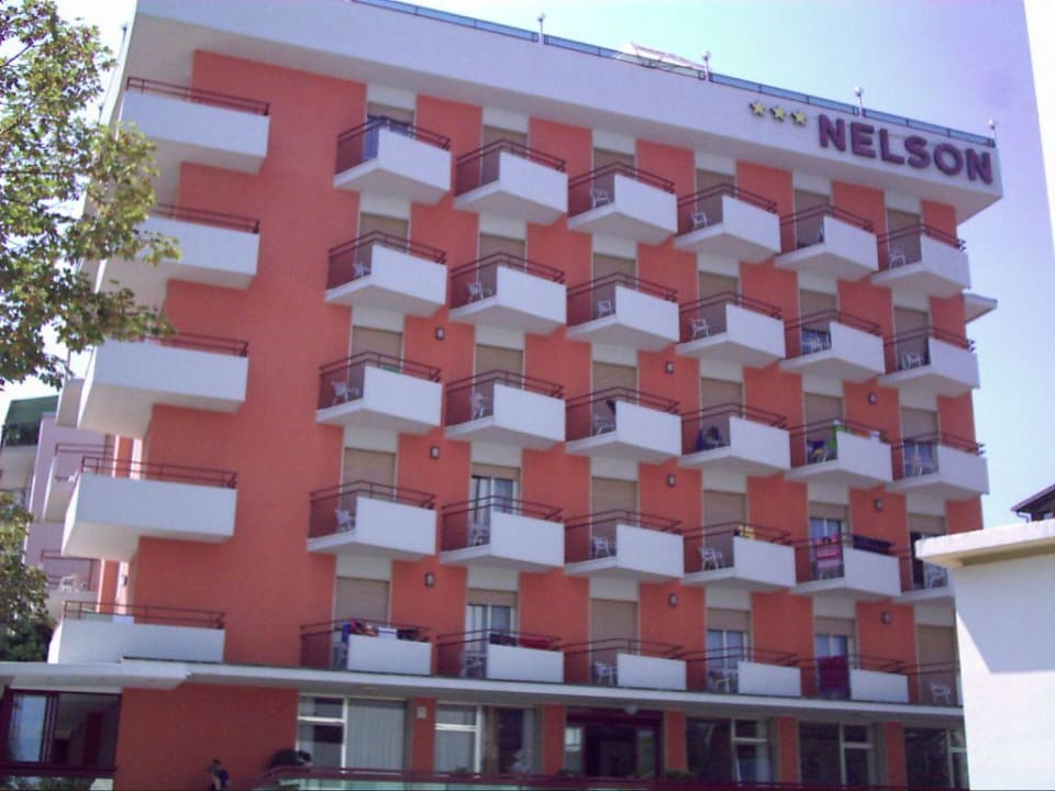Hotel von vorne Hotel Nelson