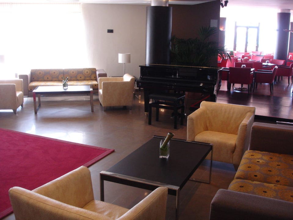 Sitzgelegenheiten in der Lobby AluaSoul Palma
