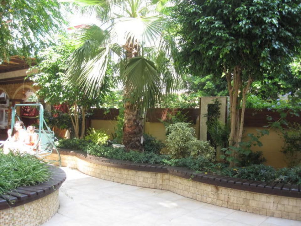 Innenhof Tac Premier Hotel & Spa