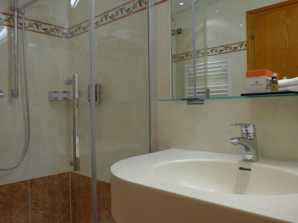 Das Bad DAS EDELWEISS Salzburg Mountain Resort