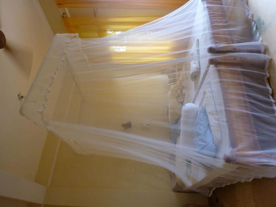 Doppelbett im Zimmer  Villa Lucky Star