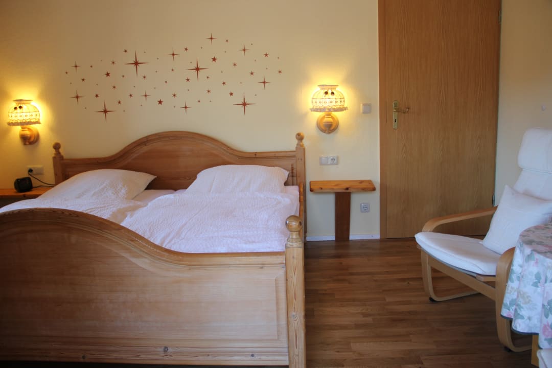 Ferienwohnung 1, Schlafzimmer 1 Haus Roseneck