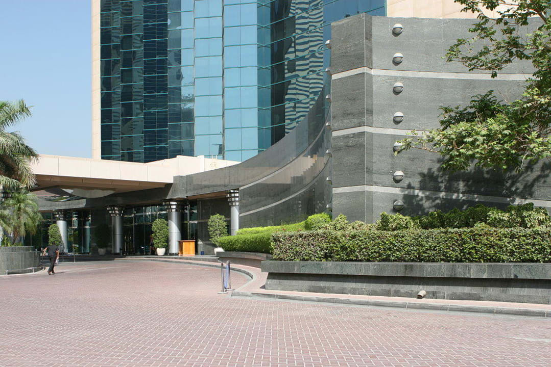 Eingangsbereich Le Meridien Mina Seyahi Beach Resort & Waterpark