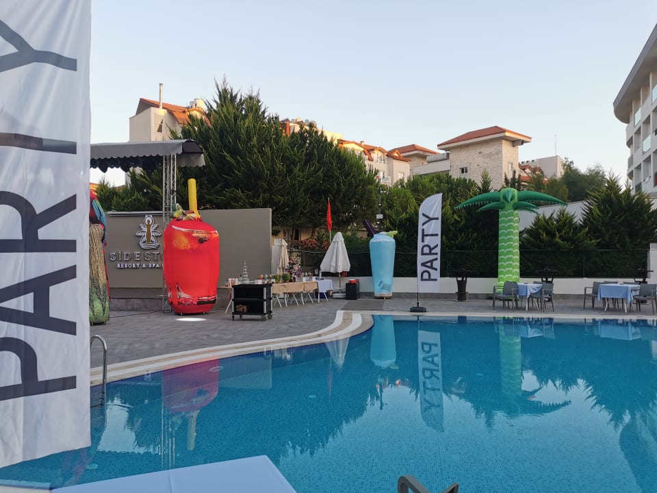 Pool Side Story Resort & Spa