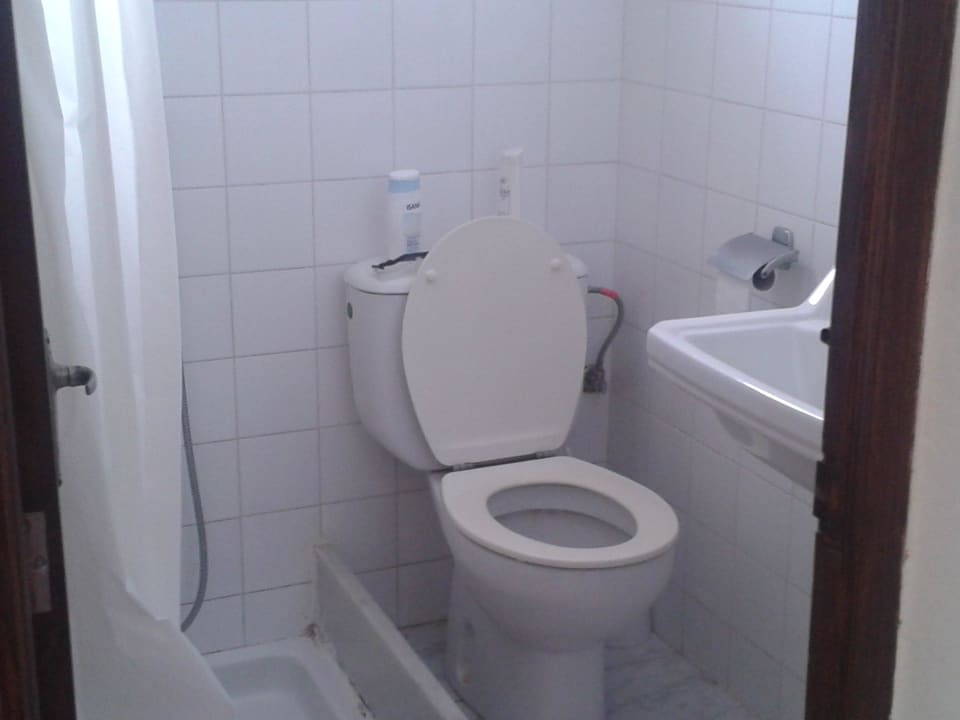 Nur für schlanke Leute Toilettengang möglich Residencia Santiago Mallorca