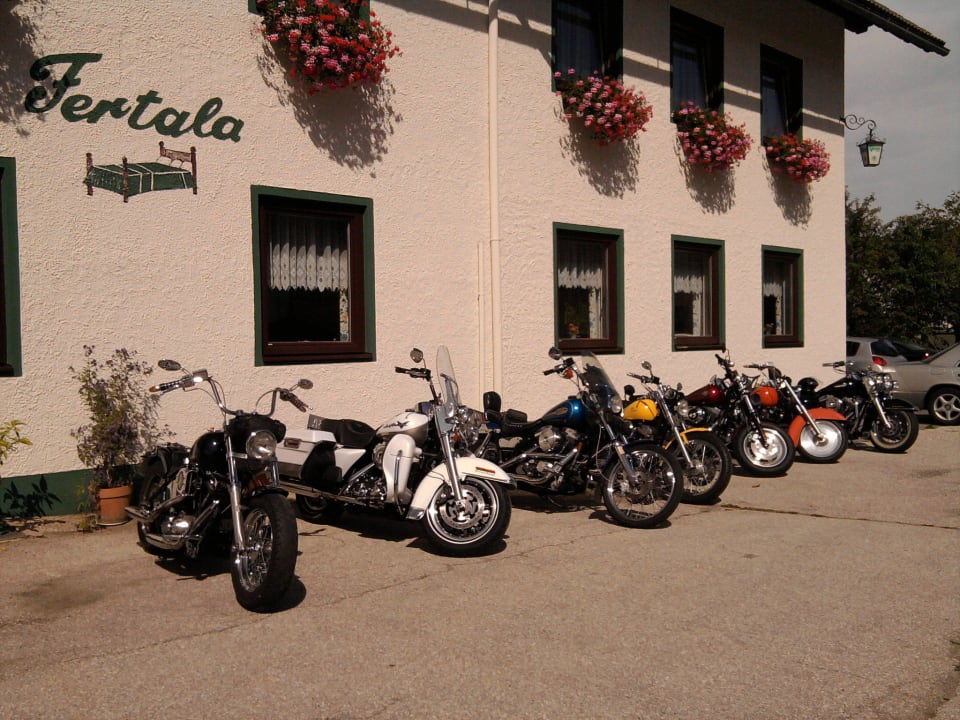 Bikerpension Pension Fertala