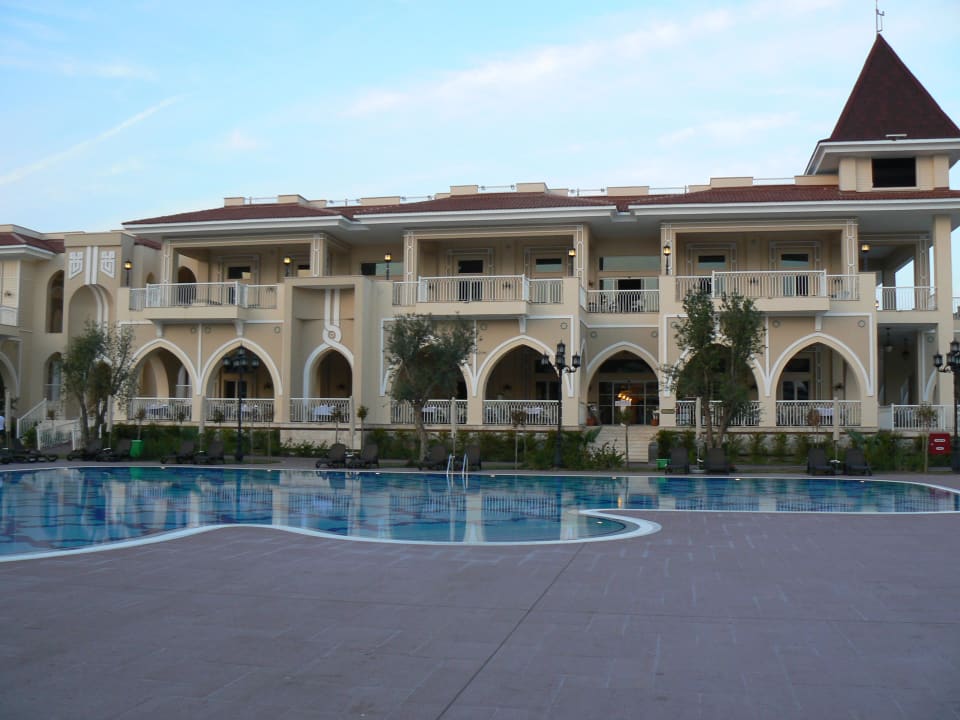 Widok od basenu Güral Premier Tekirova