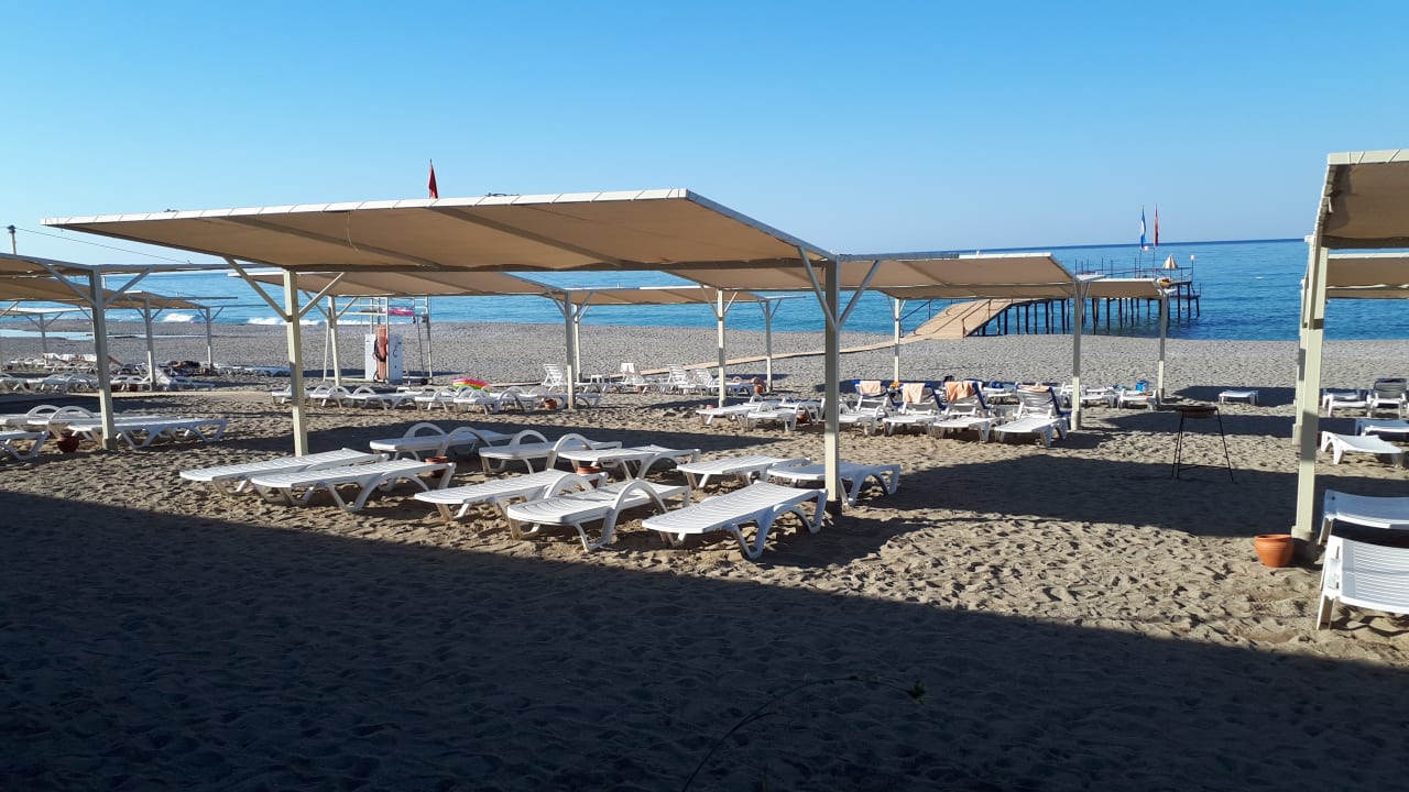 Strand Club Turtas Beach Hotel