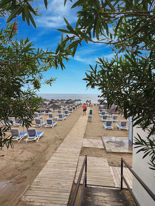 Strand Ramada Resort by Wyndham Side