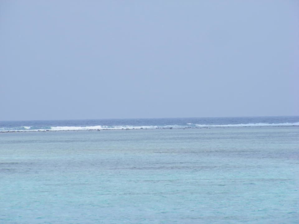 Brandung 1km von unserer Villa Meeru Maldives Resort Island