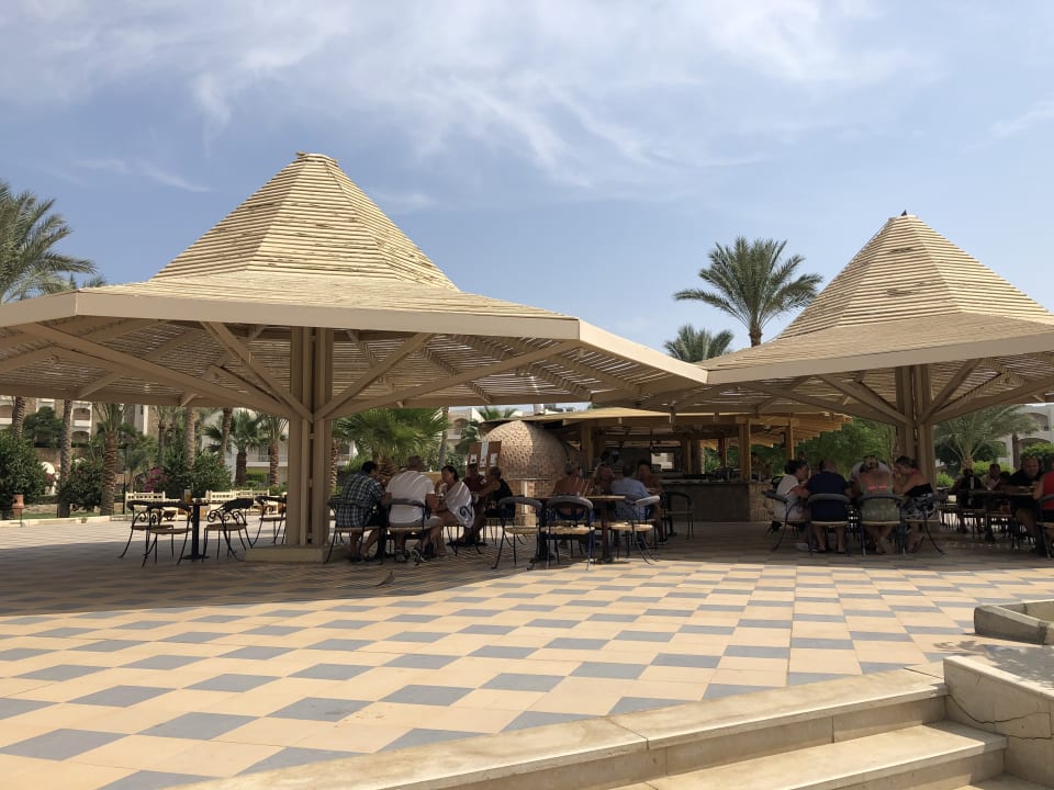 Gastro Brayka Bay Resort