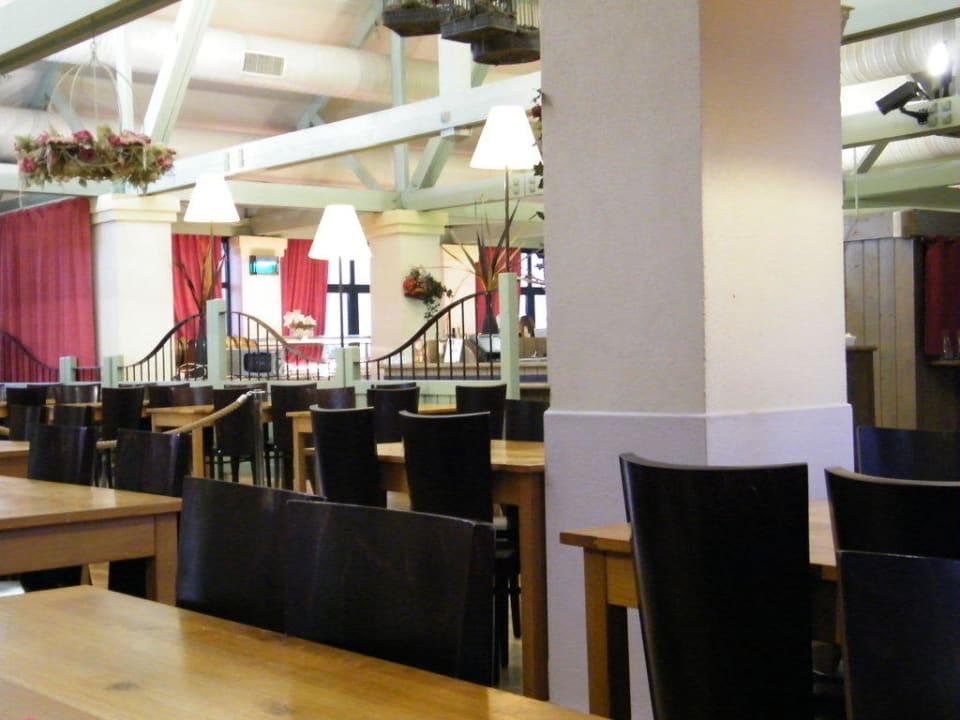 Unpersönliche Speisehalle Campanile Val de France