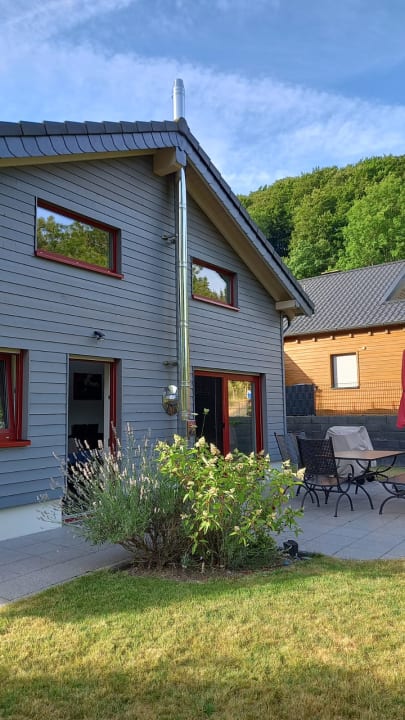 Außenansicht Eifel & See - Ferienhäuser am Waldsee Rieden/Eifel