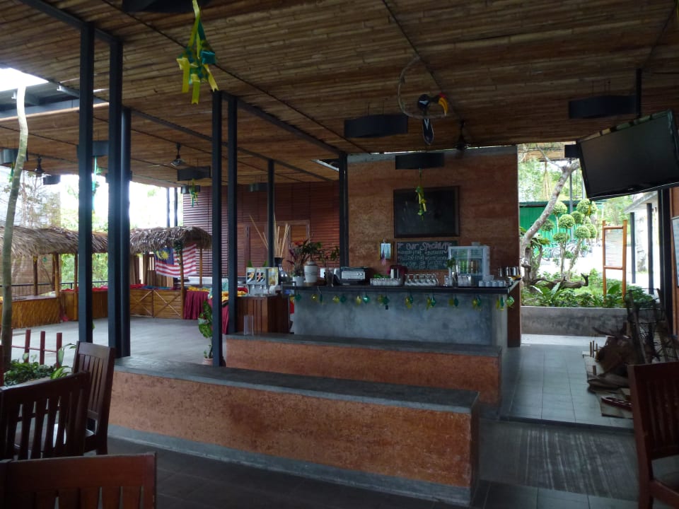 Kleine Bar in der Nähe der Rezeption Hotel Belum Rainforest Resort
