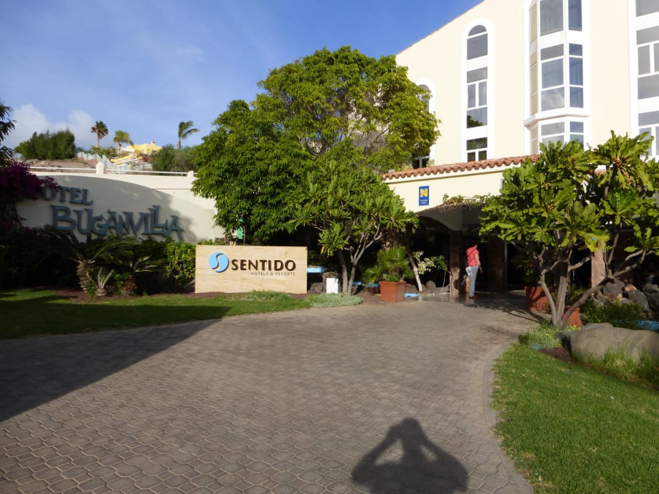 Hoteleingang R2 BUGANVILLA Hotel & Spa