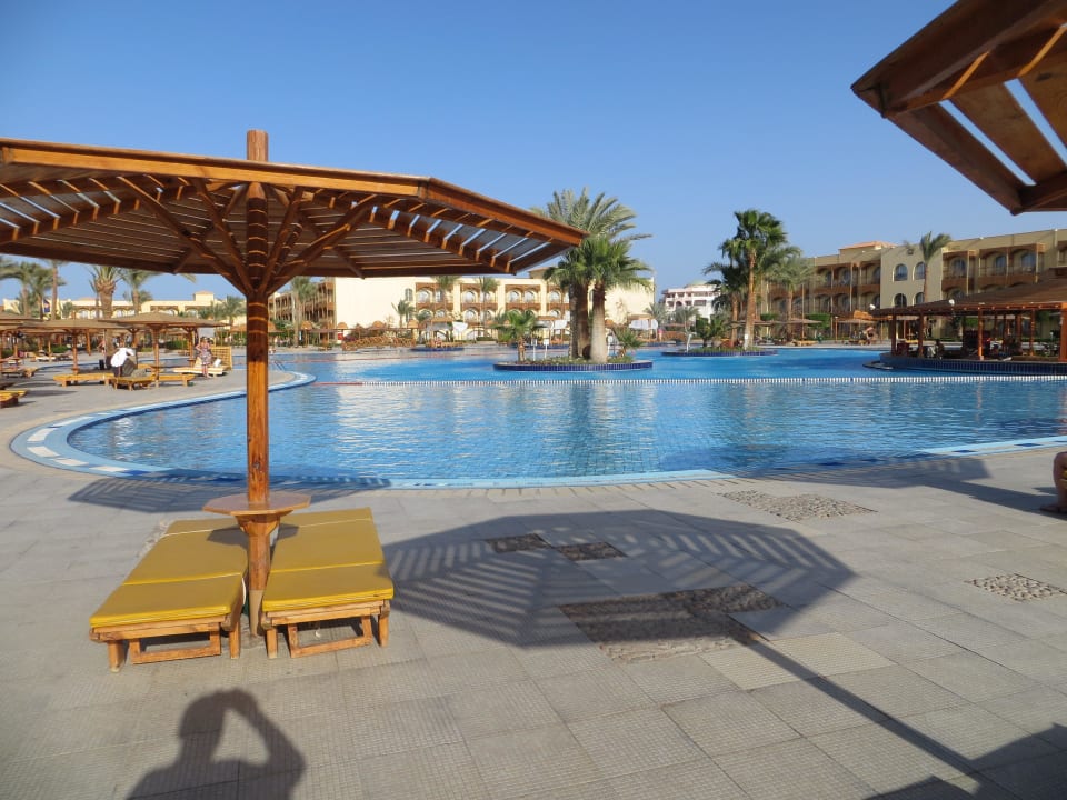 Бассейн с подогревом Desert Rose