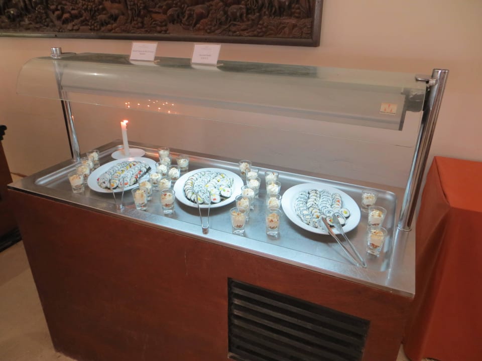 Mittag-Essen im Main Restaurant Adaaran Select Hudhuran Fushi - Premium All Inclusive