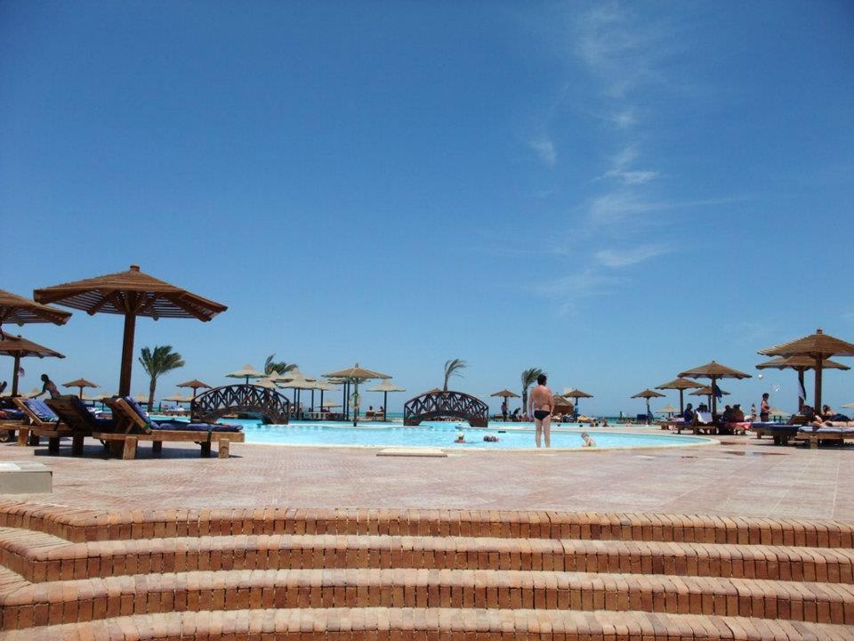 Pool am Strand, incl. Bar Riviera Aqua Park Resort