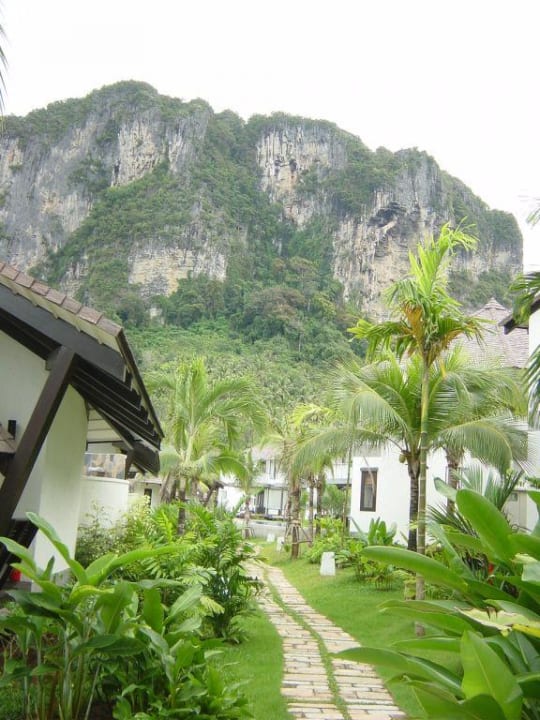 Auf dem Weg zum Bungalow Peace Laguna Resort and Spa